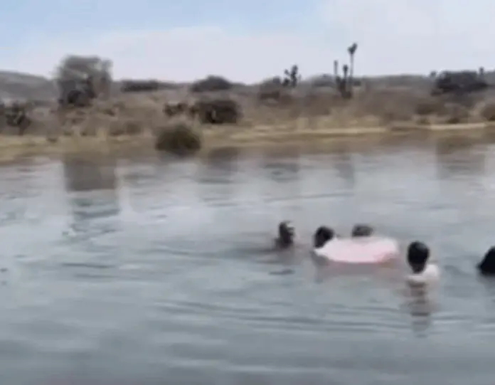 Rescatan a dos menores que se ahogaban en represa de Hidalgo