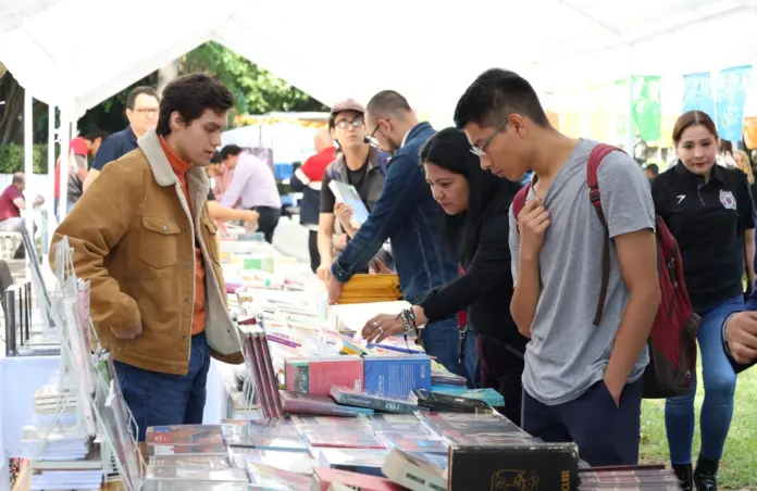 Inicia Feria Universitaria del Libro de Ciencias y Humanidades de la UMSNH, abierta a todo el público