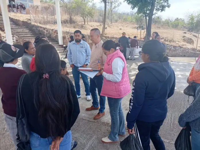 Fortalece Ayuntamiento de Morelos la educación y el bienestar social en la localidad La Salud