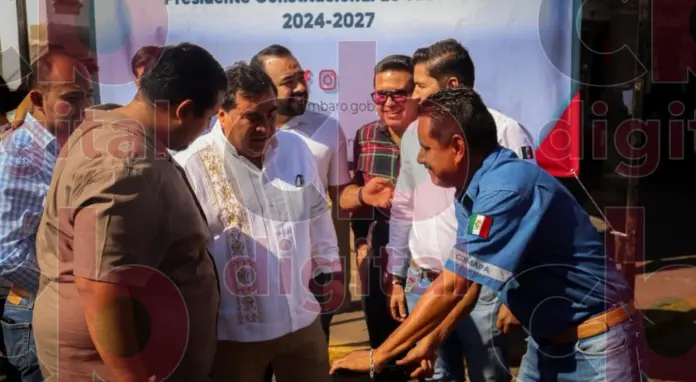 Inauguran línea de agua potable en calle Rubén Romero de Tacámbaro