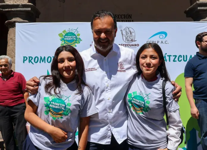 Julio Arreola reconoce a los primeros 350 Promotores Ambientales de Michoacán