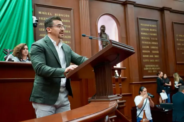 Diputado Toño Mendoza celebra aprobación de iniciativa en favor de niñas, niños, adolescentes y mujeres