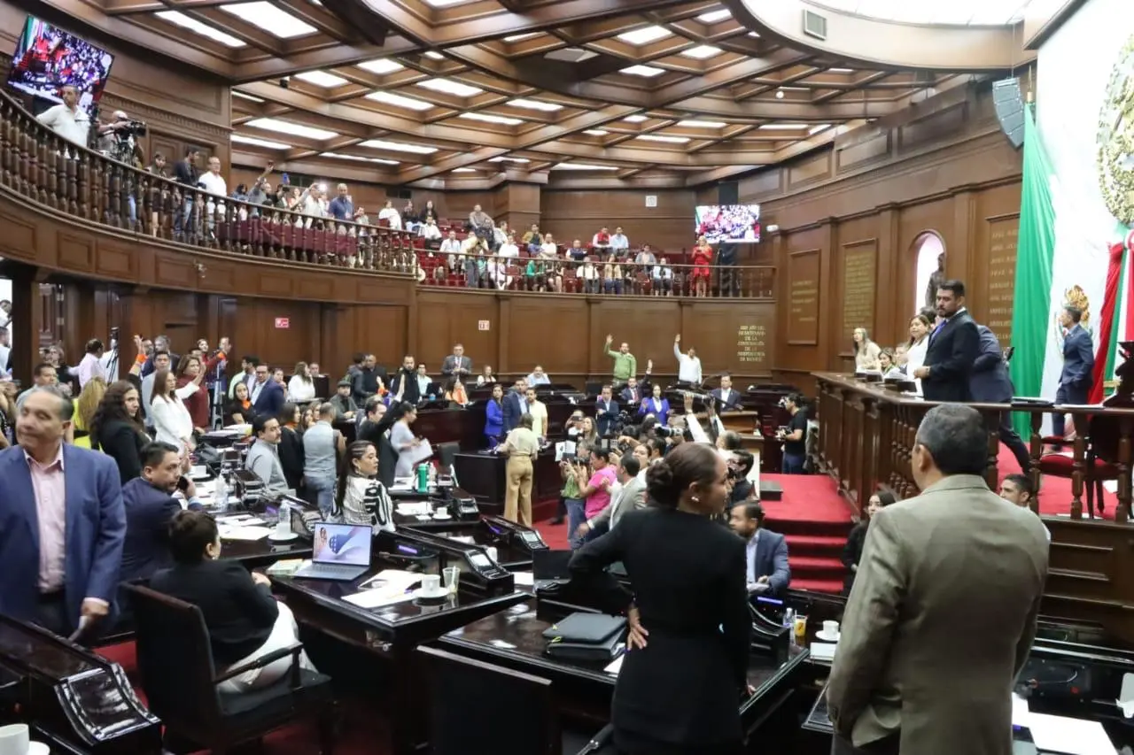 A comisiones la iniciativa para el reconocimiento de término gobernadora en Constitución de Michoacán A comisiones la iniciativa para el reconocimiento de término gobernadora en Constitución de Michoacán