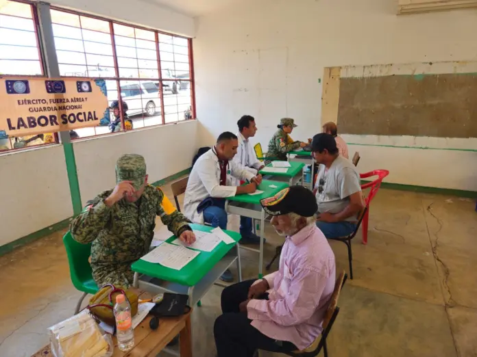 SSP y Defensa acercan servicios de salud a pobladores de Apatzingán