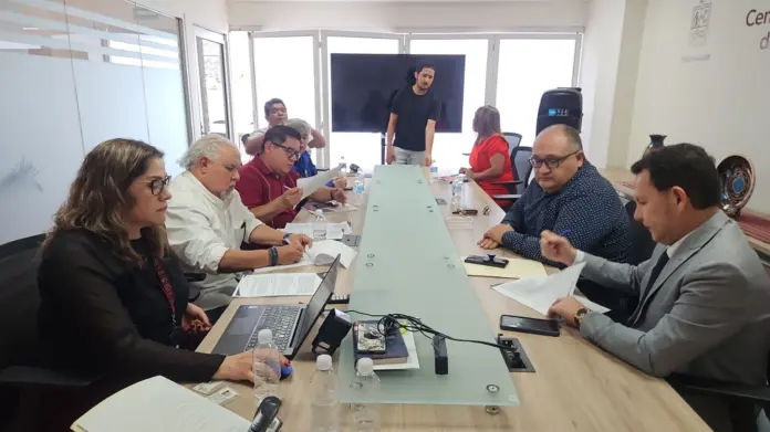 Trabajadores administrativos de la UMSNH recibirán pago retroactivo de incremento salarial 2025, aceptan propuesta