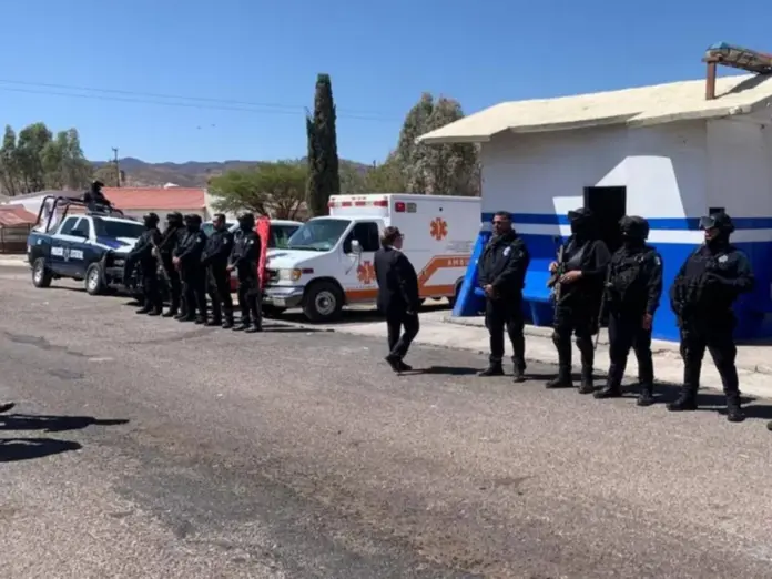 Joven maneja una camioneta Ford Explorer y tras volcarla muere