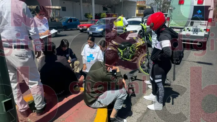 Patín eléctrico choca con motocicleta en Morelia