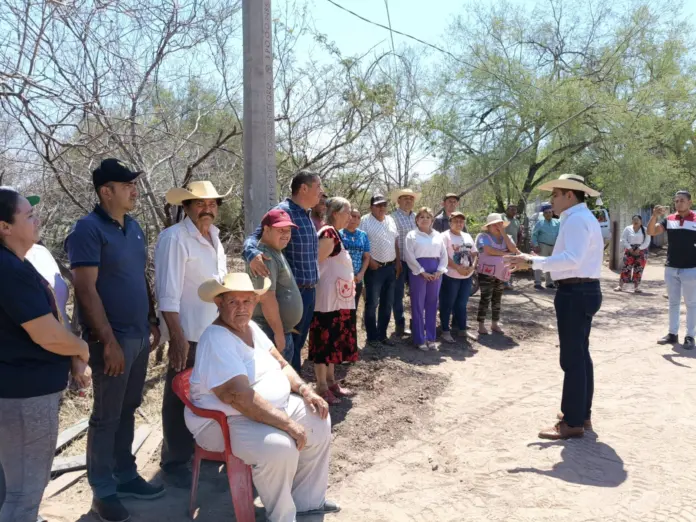 Los Hornos, en Huetamo, se suma a las localidades con obras de energía eléctrica.