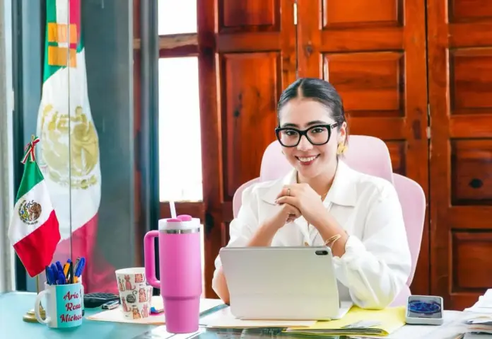YOHANA MENDOZA, PRESIDENTA DE ARIO LLEVA ¡AGUA PARA TODOS! EN COORDINACIÓN CON EL OOAPAS.