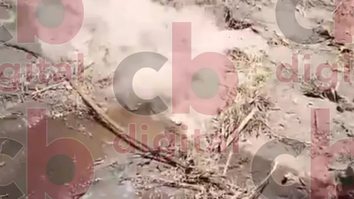 Video: Alerta!! Brota agua hirviendo de la tierra en Uruapan