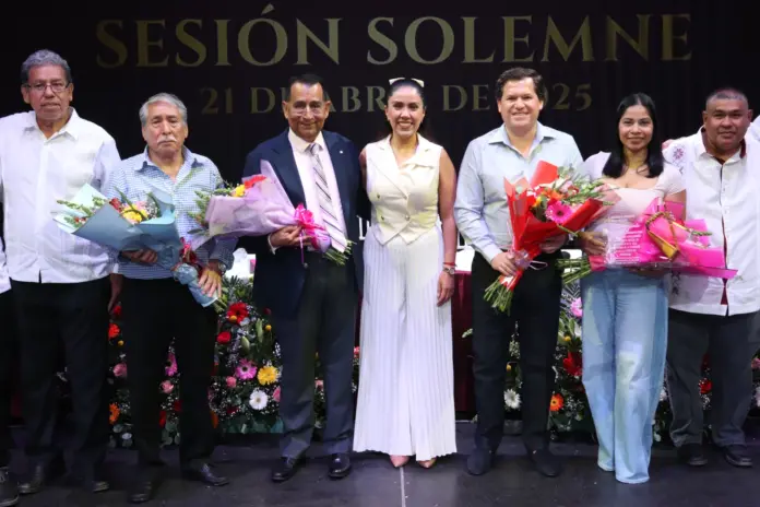 La presidenta municipal Fanny Arreola Pichardo encabeza Sesión Solemne.