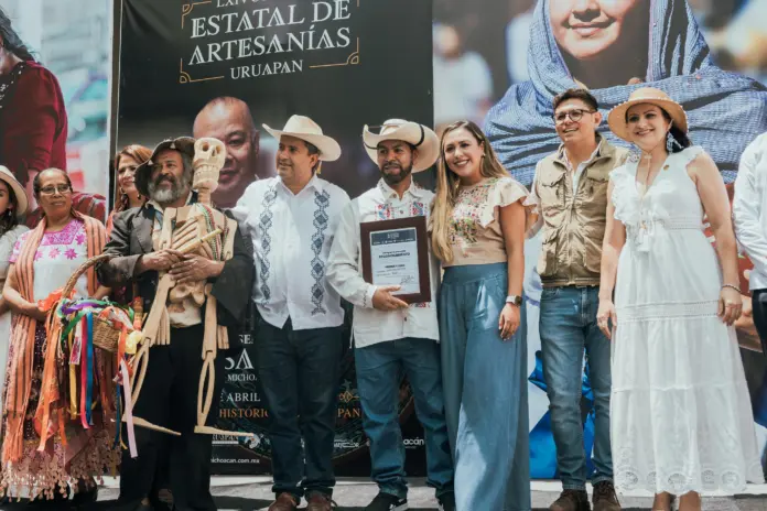 Santa Clara del Cobre enamora con orgullo en el Tianguis Artesanal de Uruapan 2025
