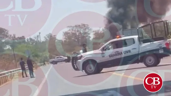 #Video: Queman tráiler en la carretera a Sahuayo