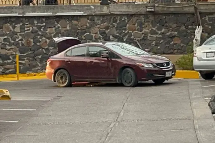 Hallan dos cuerpos en automóvil abandonado en parroquia de Culiacán; violencia recrudece en Sinaloa