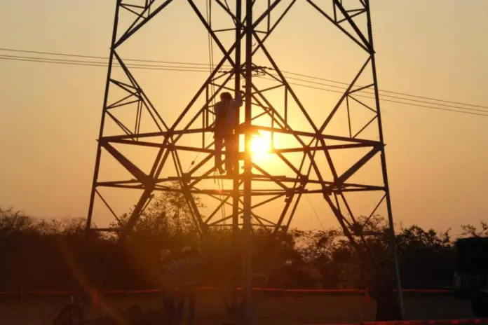 México invertirá 32 mil 685 mdd para lograr autosuficiencia eléctrica