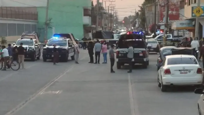 Asesinan a balazos a joven y su hijo de 3 años en Tultitlán
