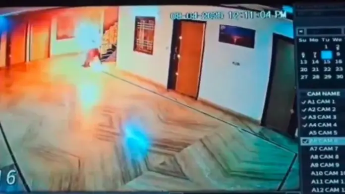 Hombre se prende fuego tras ser rechazado por su expareja en un hotel en India