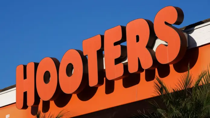 Hooters se declara oficialmente en bancarrota
