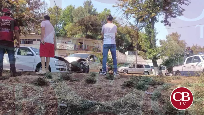 Se registra choque de autos en Madero Poniente