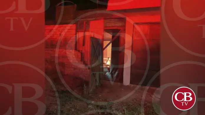 Se quema una casa con su dueña adentro en Uruapan