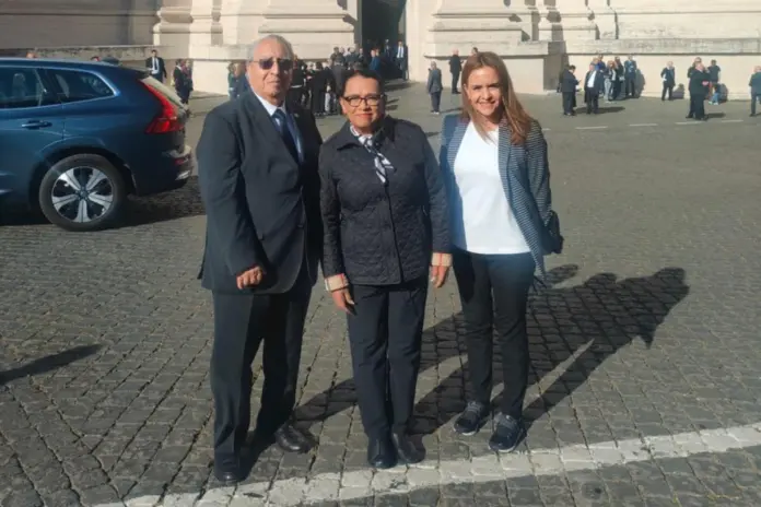 Rosa Icela Rodríguez llega al Vaticano para el funeral del Papa Francisco