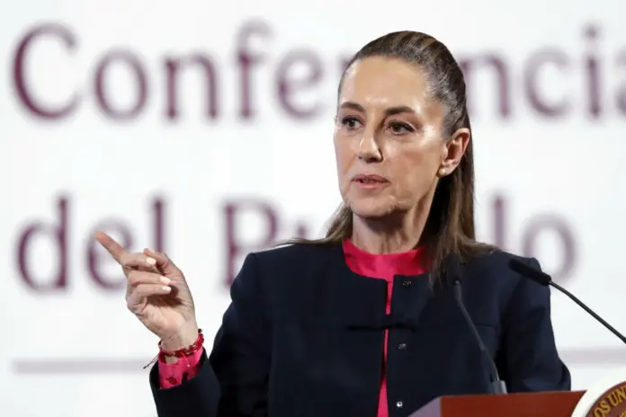 Sheinbaum reitera que “solo le responde al pueblo de México”