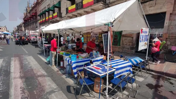 Puestos ambulantes generan riesgo a población de Morelia
