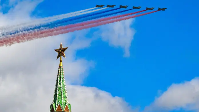 Yuri Ushakov, asesor presidencial ruso, revela la lista de lideres de países que asistirán a las celebraciones por el 80° aniversario de la victoria del Ejército Rojo sobre la Alemania nazi en la Gran Guerra Patria, en Moscú, “se han invitado a numerosos invitados extranjeros y esperamos que 29 líderes de los países que hemos invitado asistan al Desfile de la Victoria”,  “al desfile están invitados los jefes de todas las misiones diplomáticas acreditadas en nuestro país. También han sido invitados los jefes de los departamentos de defensa de varios países, y esperamos que 31 países envíen representantes de sus Ministerios de Defensa”.