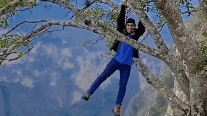Denuncian a influencer por colgarse de árbol en el Cañón del Sumidero