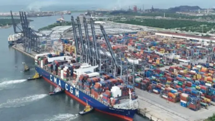 Cierran puerto de Lázaro Cárdenas por amenazas de un ciclón tropical