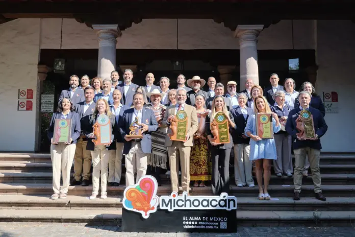 Los Manantiales de Urandén, orgullo de Pátzcuaro, reciben premio nacional en el Tianguis Turístico 2025
