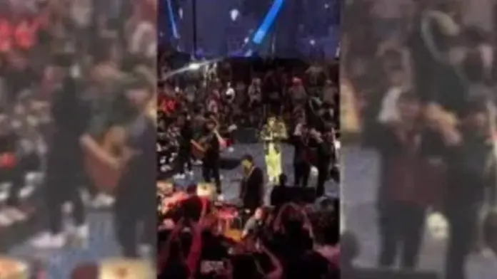 #Video: Silencian a Junior H en pleno concierto tras iniciar narcocorrido en Aguascalientes