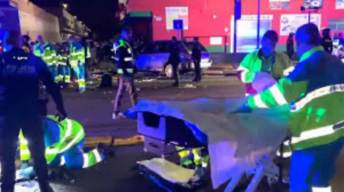 Hombre asiste a una boda y asesina a 4 personas