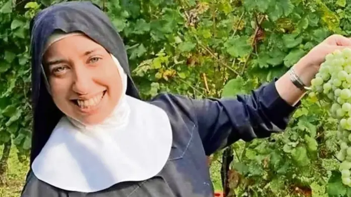Iglesia Católica destituye a una de sus monjas mas jóvenes 