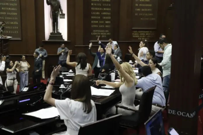 Modifica 76 Legislatura nombre de dos Comisiones de Dictamen