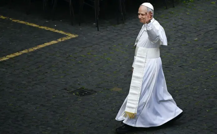 León XIV se aplica en la diplomacia vaticana