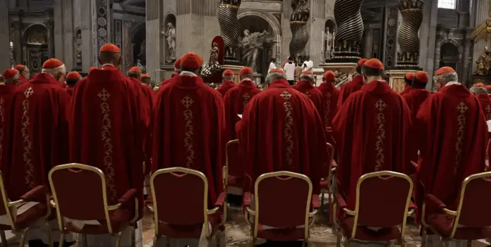 Hoy inicia el cónclave; 133 cardenales llegaron a la Capilla Sixtina