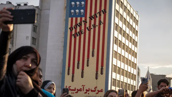 Irán advierte a EE.UU. por posible agresión