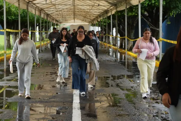 Descubren a aspirante de la UMSNH que intentó hacer trampa con gafas inteligentes