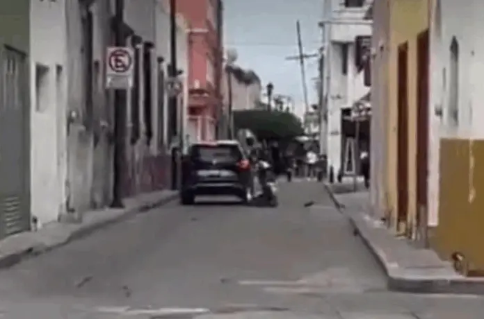 Conductor arrolla a mujer policía en Celaya para evitar multa