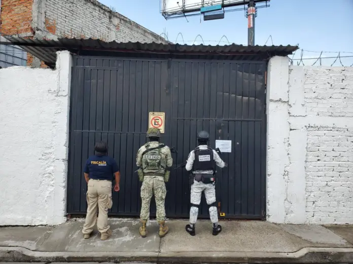 FGE ejecuta cuatro cateos y asegura más de mil 400 dosis de metanfetamina en Morelia y Tacámbaro