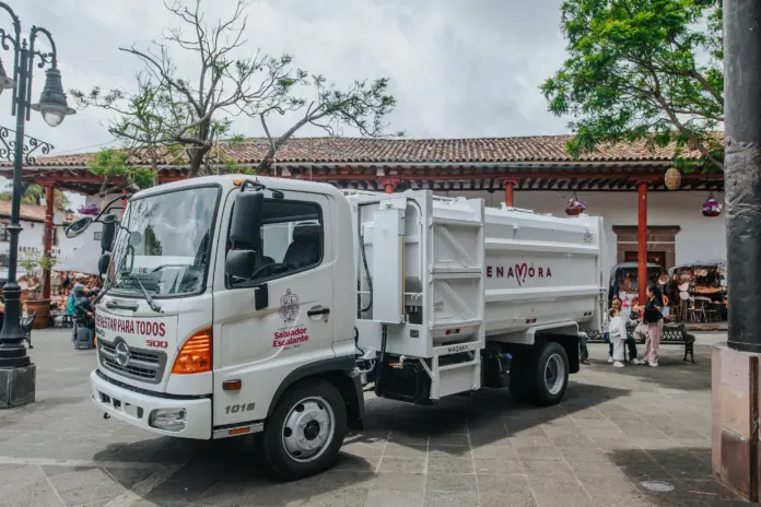 Santa Clara del Cobre estrena camión de basura tras más de 12 años de espera