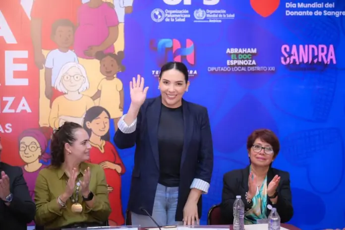 A pocos días del Día Mundial del Donante de Sangre, la diputada Adriana Campos Huirache, coordinadora del Grupo Parlamentario del PRI en la LXXVI Legislatura, asistió a un acto conmemorativo en el Congreso del Estado para reconocer a quienes, con un gesto sencillo pero profundo, salvan vidas cada día, que son los donantes voluntarios de sangre.
