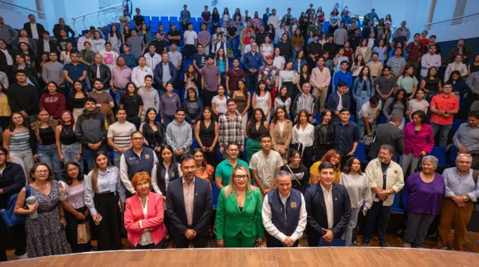 UMSNH recibe a cerca de 200 jóvenes del Programa Delfín; Yarabí Ávila les da la bienvenida