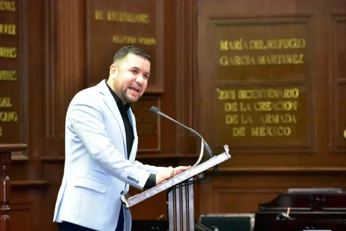 Plantea Reyes Galindo reducir edad para ocupar el cargo de director general del Instituto de la Juventud en Michoacán