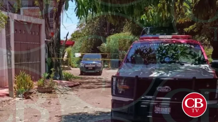 A balazos ejecutan a conductor de camioneta en Apatzingán