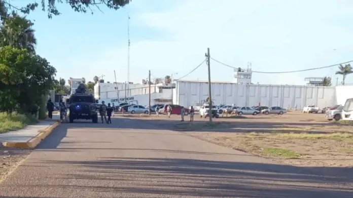 Riña en penal de Sinaloa deja tres muertos y un herido