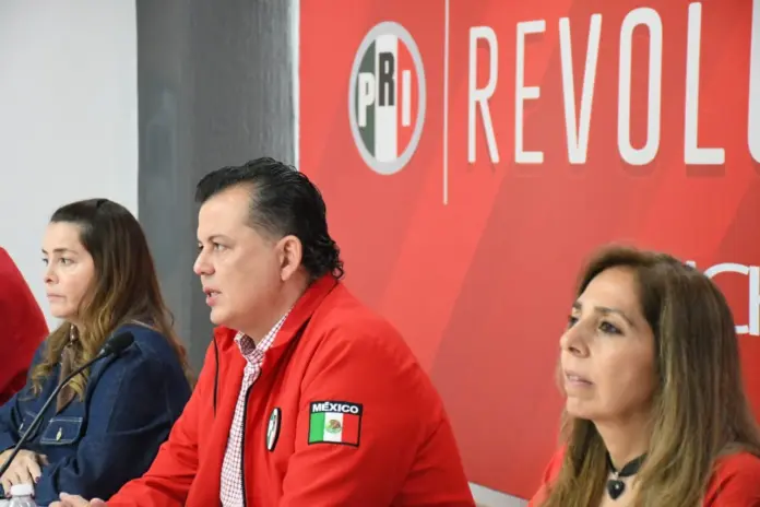 Guillermo Valencia declina aspiración a la FGE
