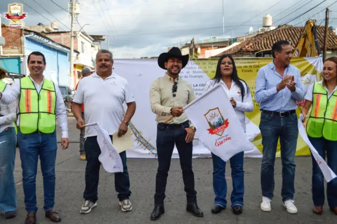 Humberto Jiménez da arranque a obra en calle Emiliano Zapata