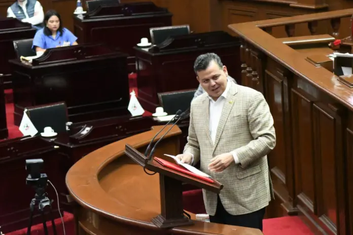 Propone Memo Valencia que no se exijan actas de nacimiento recientes a la ciudadanía